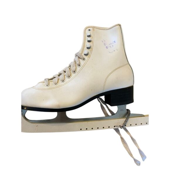 Vintage White Figure Ice Skates Womens Size 9 Made In Canada Winter Snow Sports - Picture 12 of 16